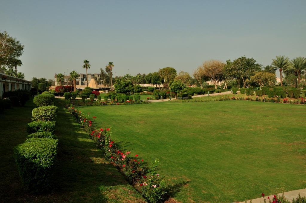 Royal Tulip Alrasheed Hotel Baghdad Buitenkant foto