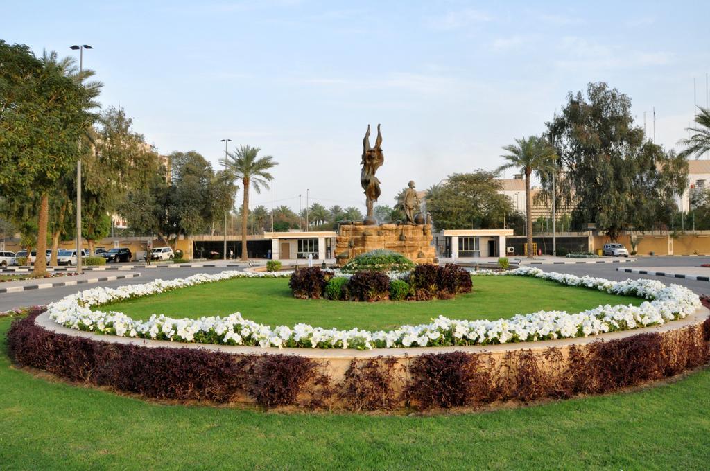 Royal Tulip Alrasheed Hotel Baghdad Buitenkant foto