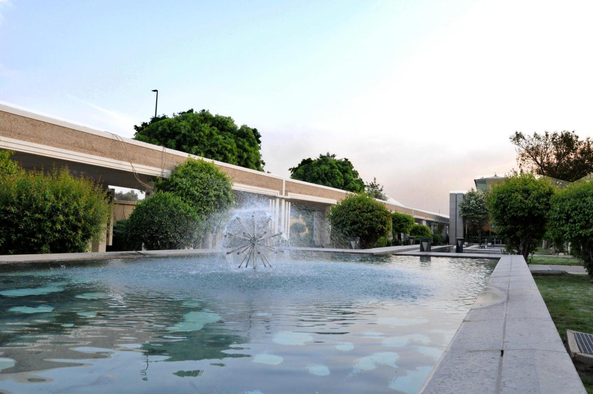 Royal Tulip Alrasheed Hotel Baghdad Buitenkant foto