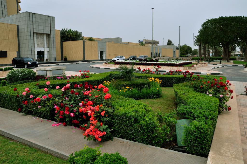 Royal Tulip Alrasheed Hotel Baghdad Buitenkant foto