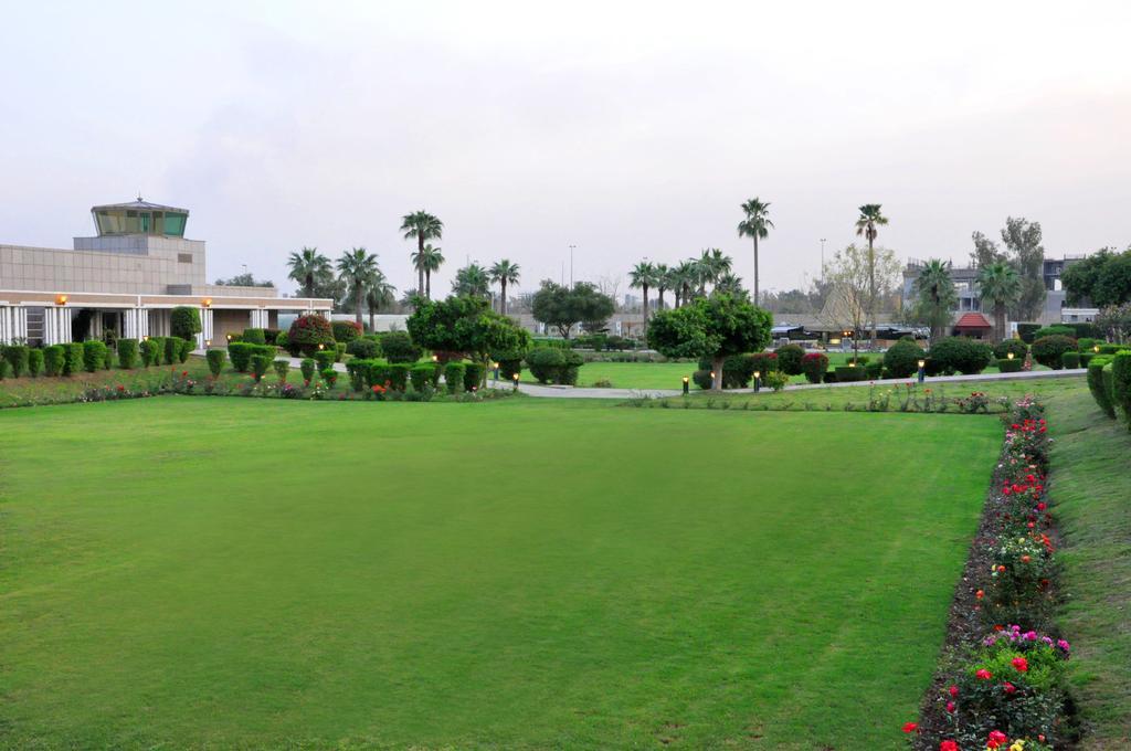 Royal Tulip Alrasheed Hotel Baghdad Buitenkant foto