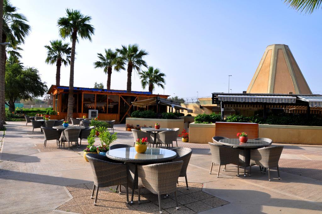 Royal Tulip Alrasheed Hotel Baghdad Buitenkant foto